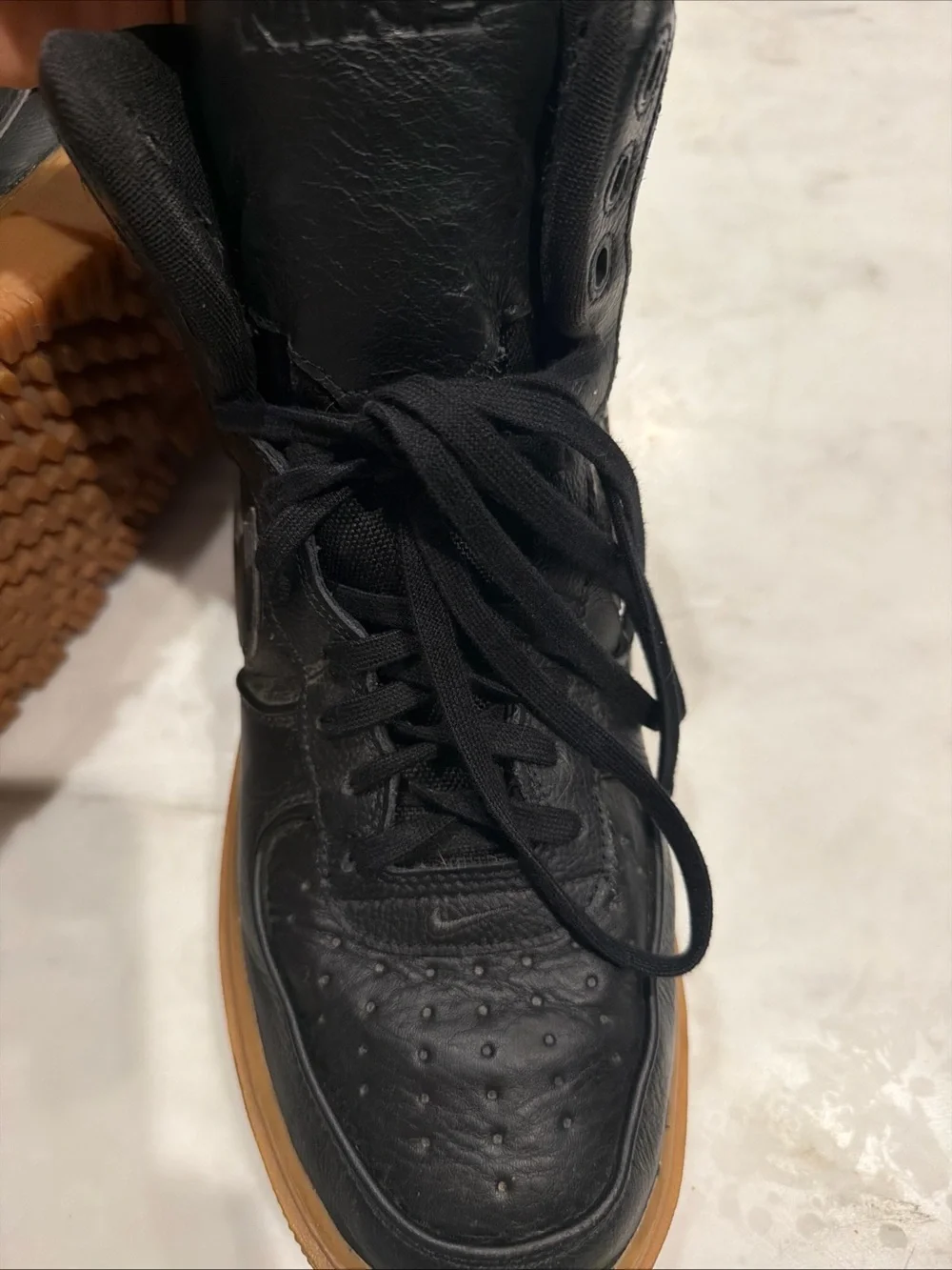 Nike Men’s Black Leather High-Top Sneakers with Gum Outsole size 12.5